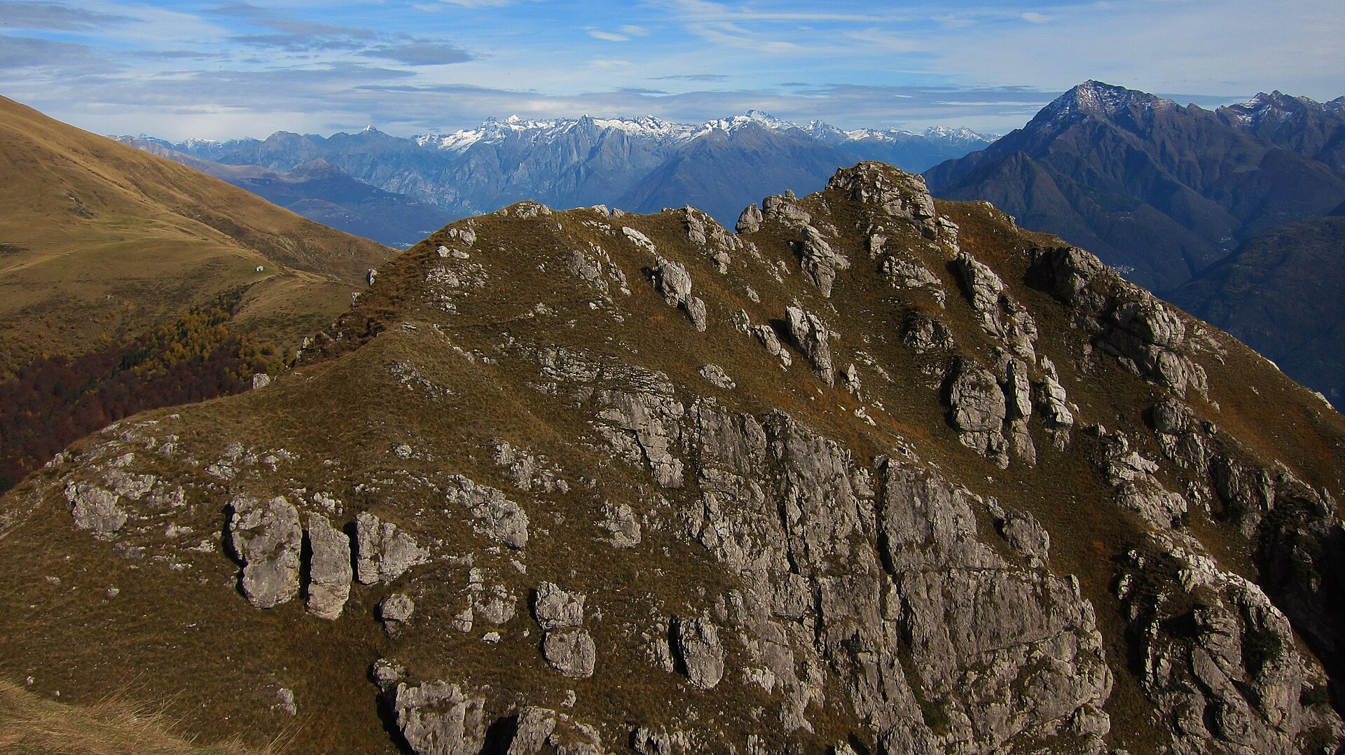 Lake Como in Autumn and Winter: What Is Open, Month by Month 3 Autumn colours on the slopes of Monte Grona above Menaggio on Lake Como